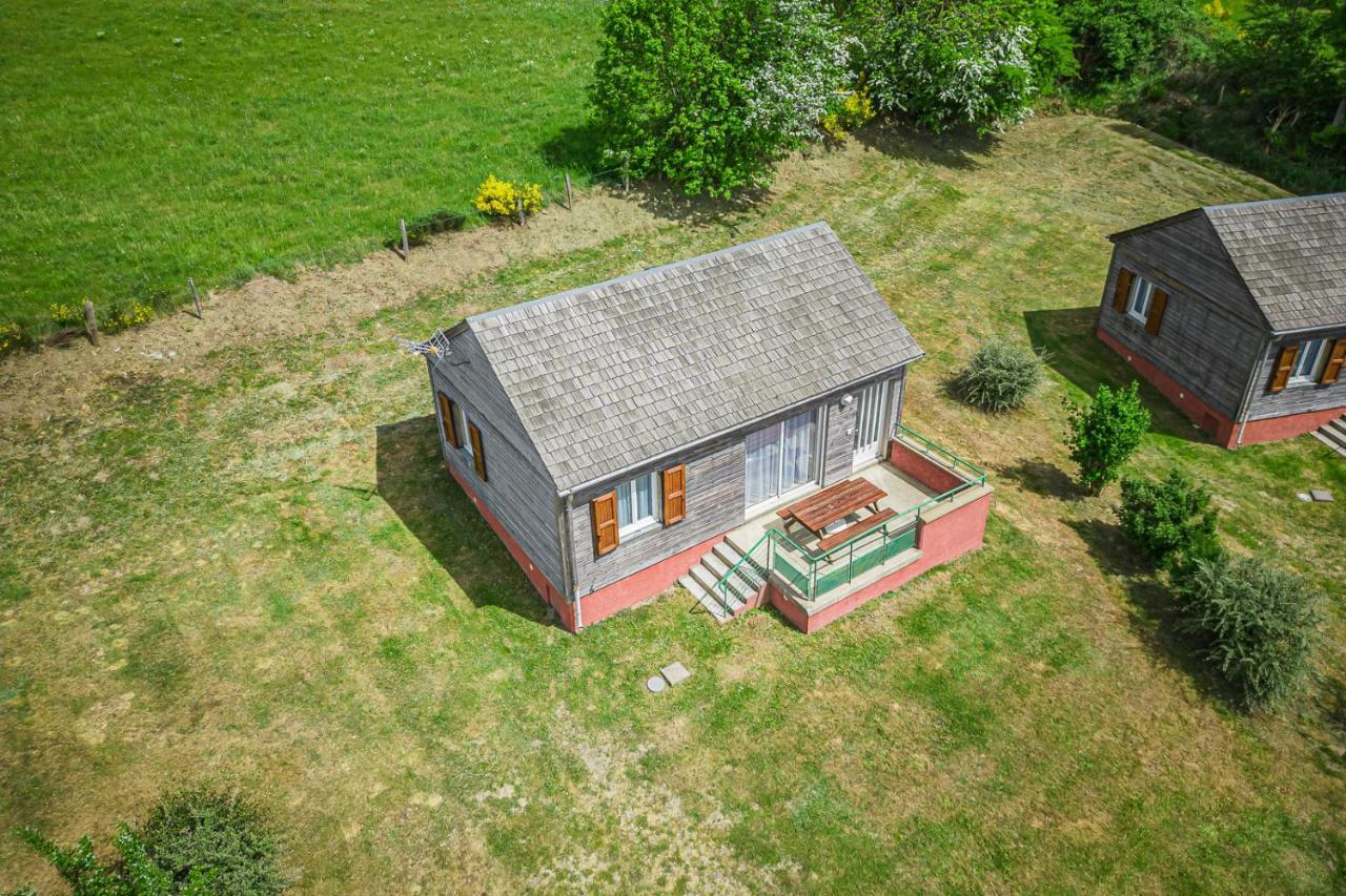 Les Chalets De La Vallee Du Bes Albaret-le-Comtal Экстерьер фото