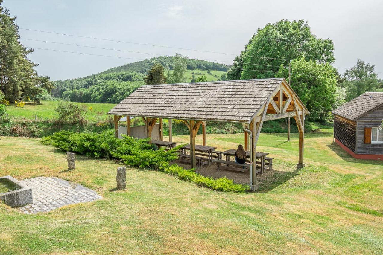 Les Chalets De La Vallee Du Bes Albaret-le-Comtal Экстерьер фото