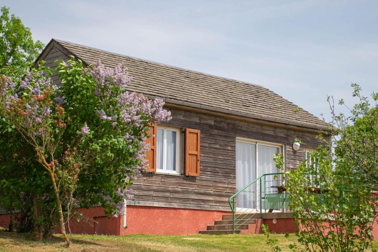 Les Chalets De La Vallee Du Bes Albaret-le-Comtal Экстерьер фото